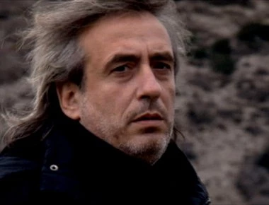 Γιάννης Αγγελάκας: Πατριώτες είμαστε όλοι, αλλά η υπερβολή με βάζει σε σκέψεις (ηχητικό)